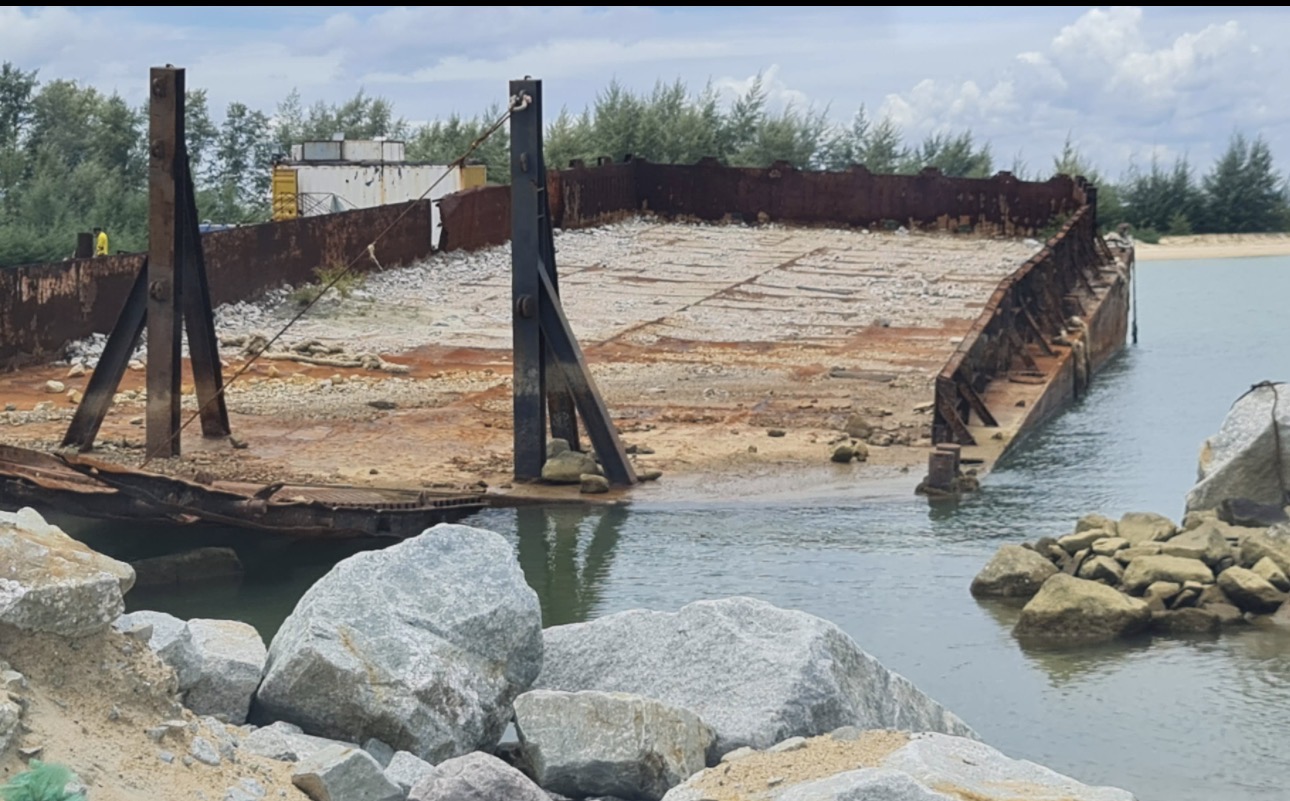 Besut Barge Dismantling