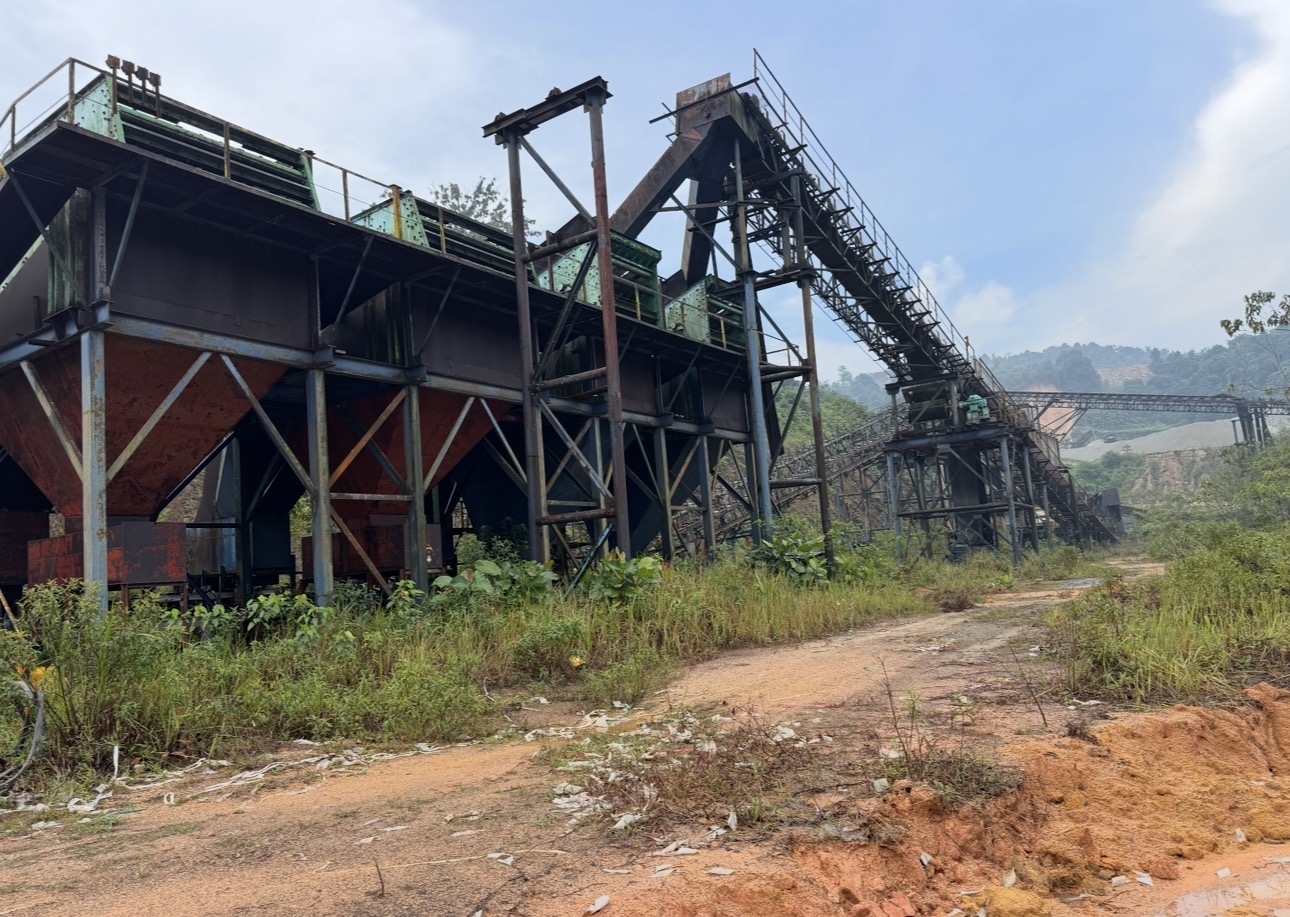 Quarry plant demolition