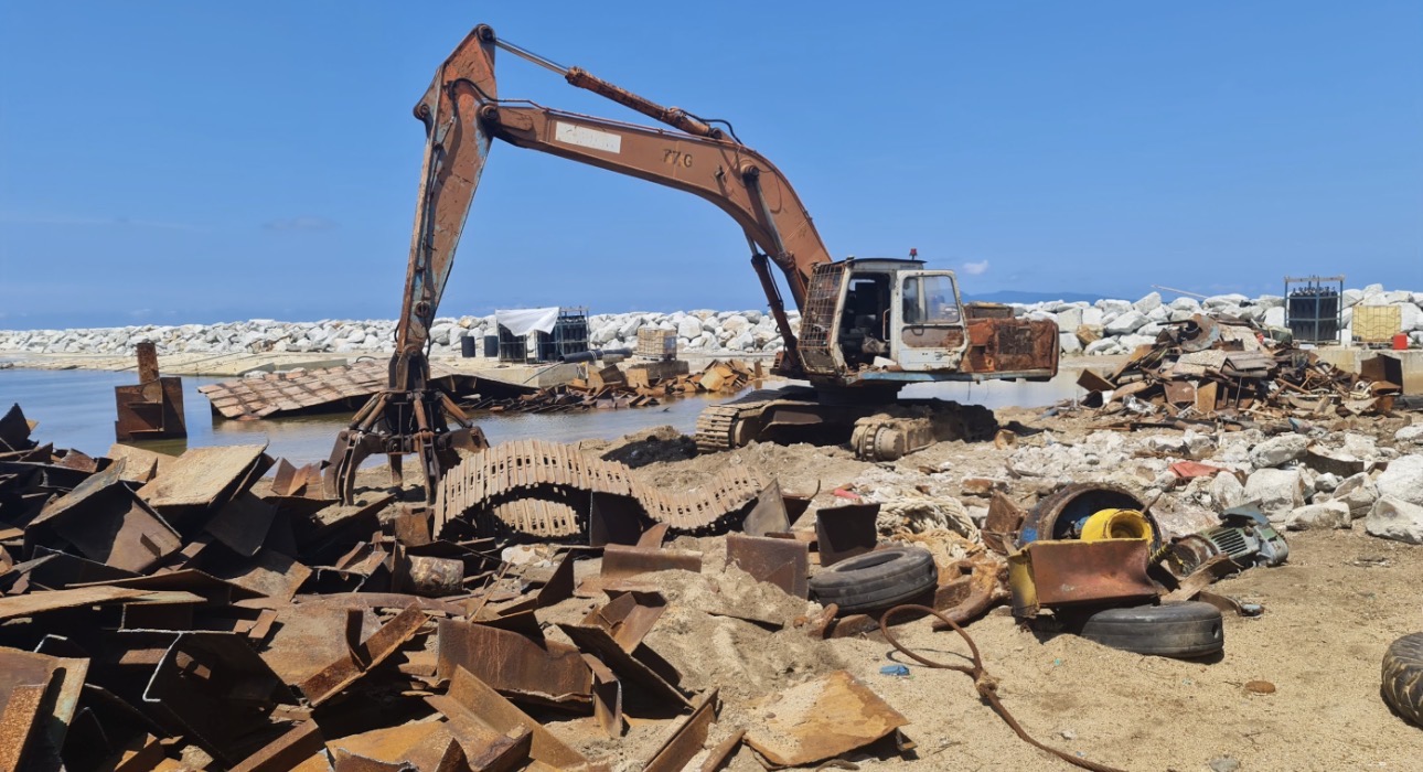 Besut Barge Dismantling
