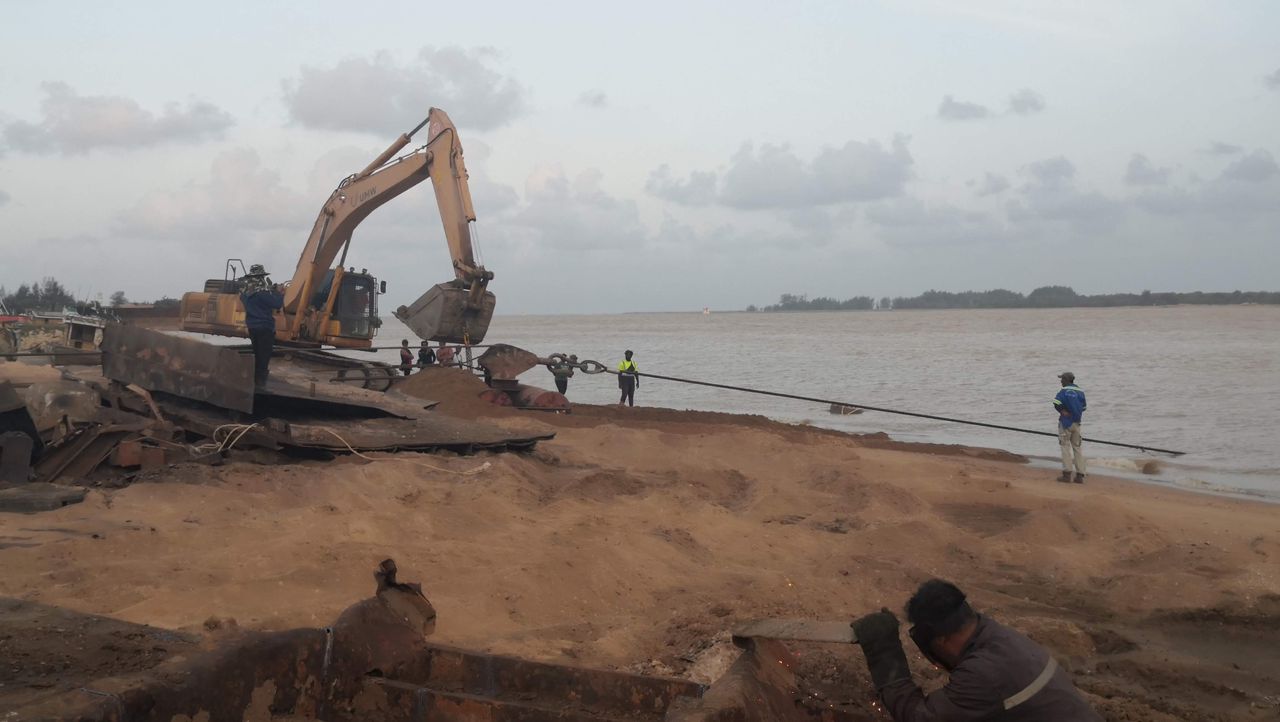 Pekan Wreck Removal